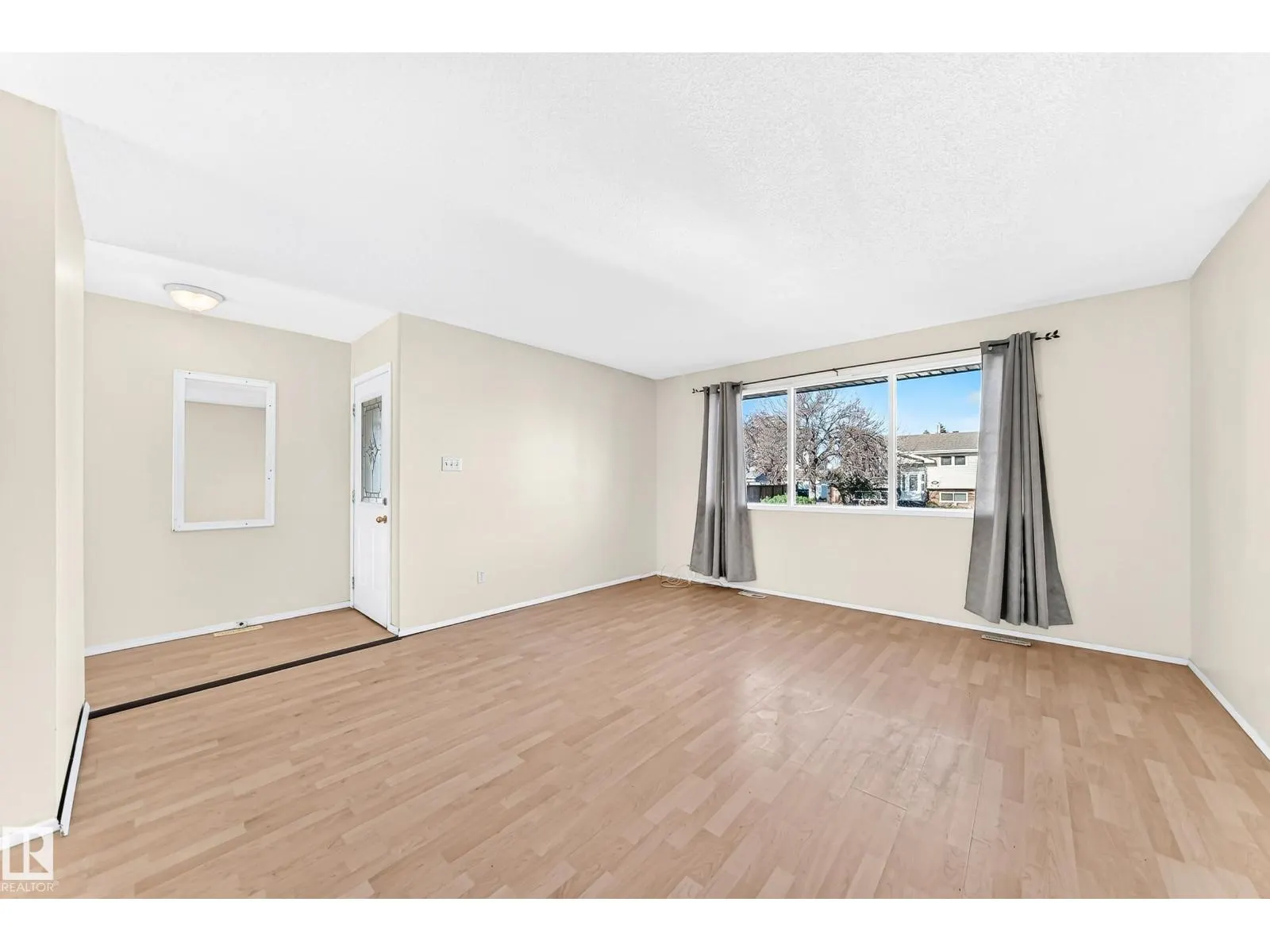 9527 139 AV NW