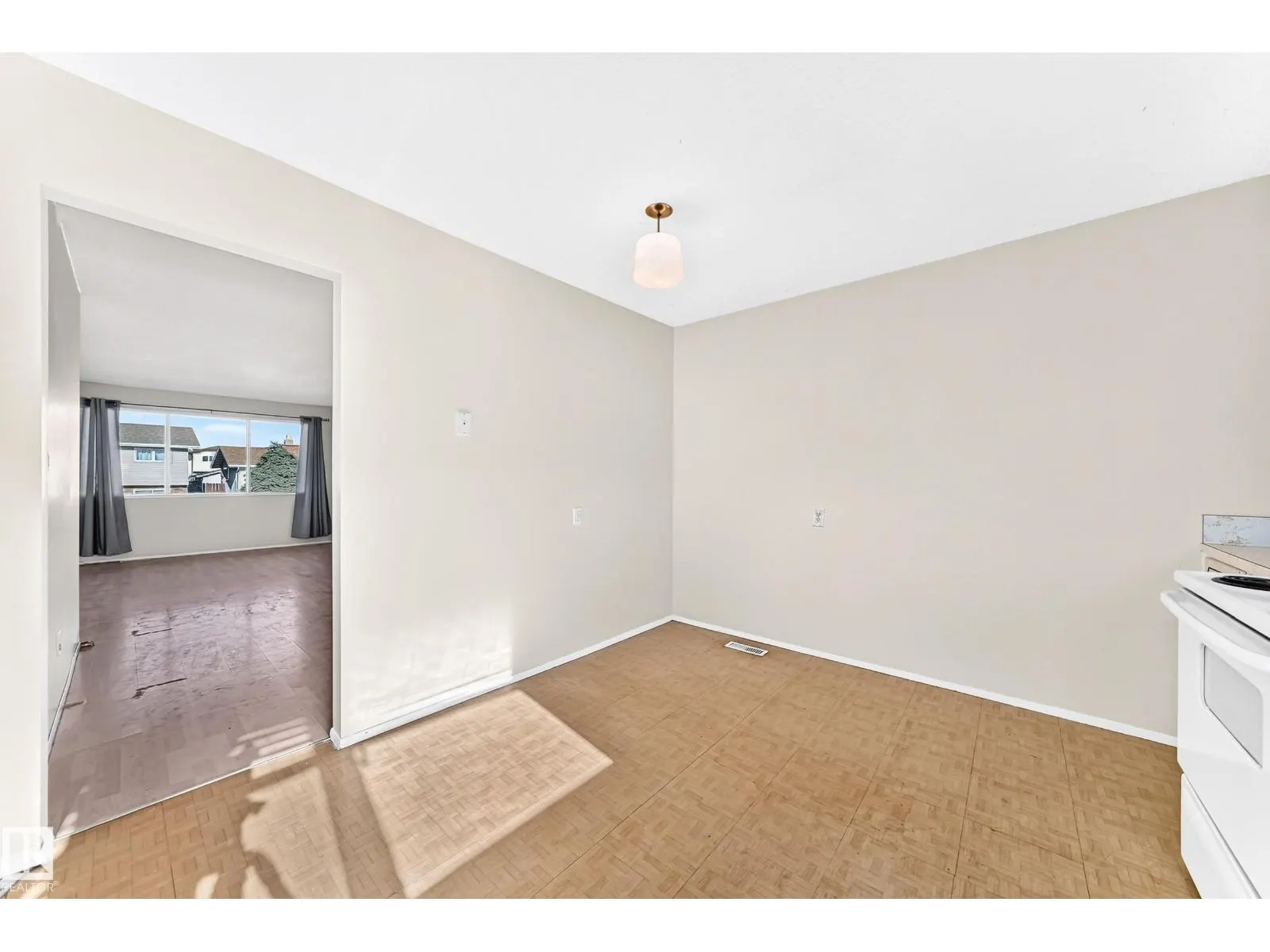 9527 139 AV NW