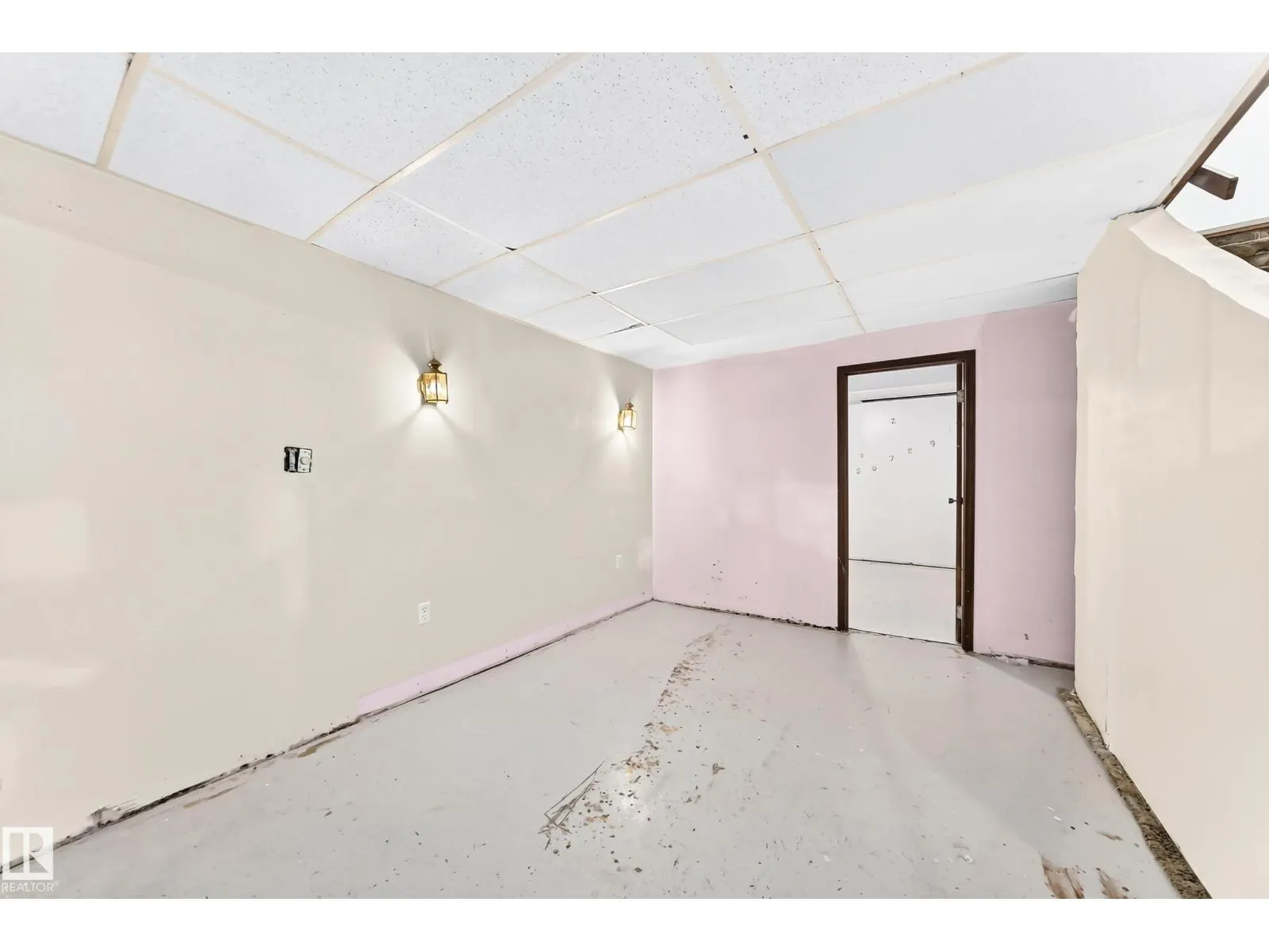 9527 139 AV NW