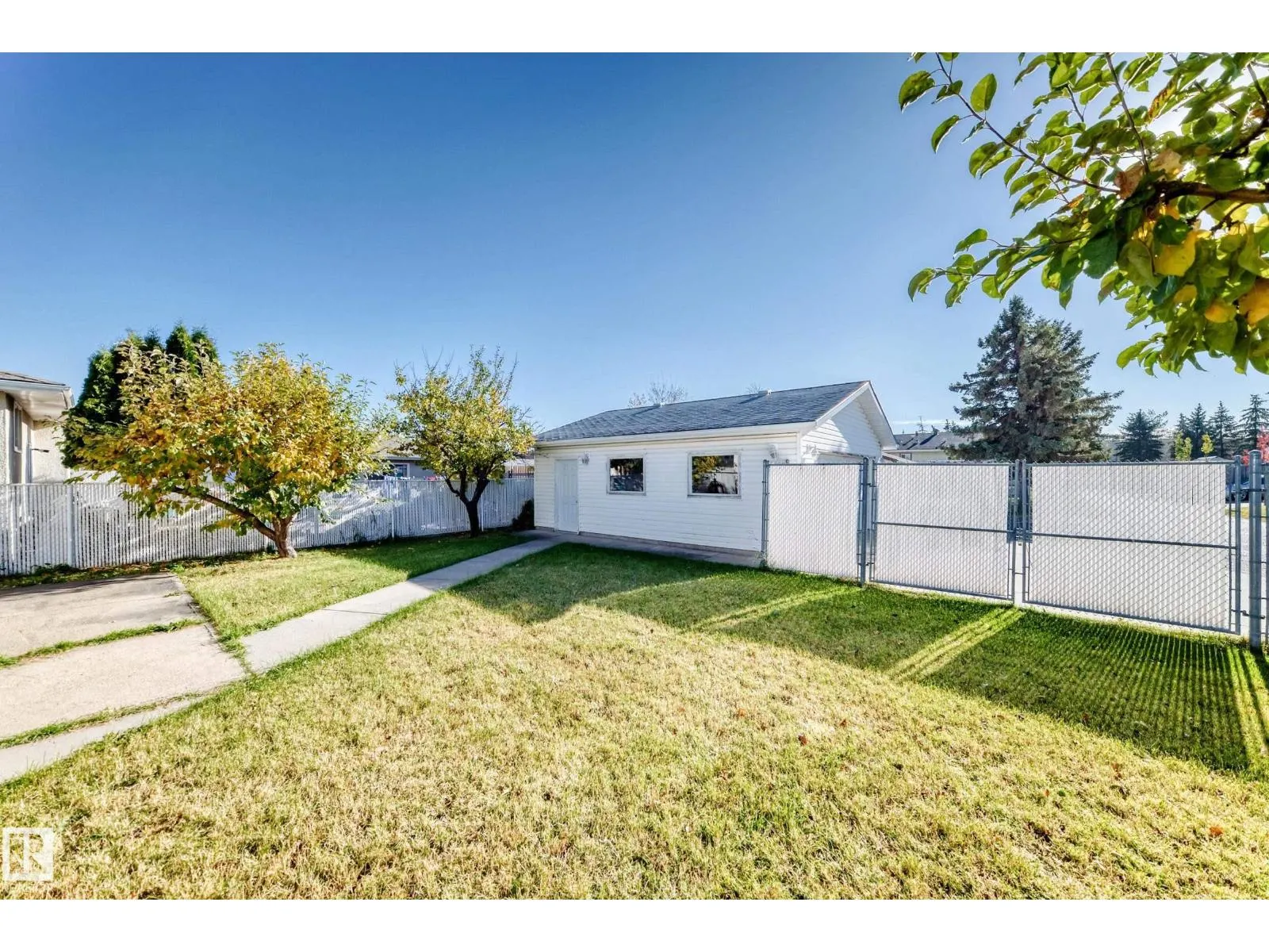 9527 139 AV NW