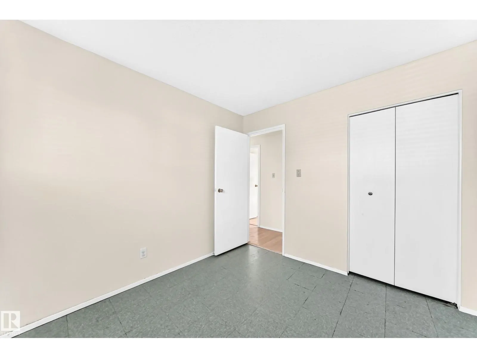 9527 139 AV NW