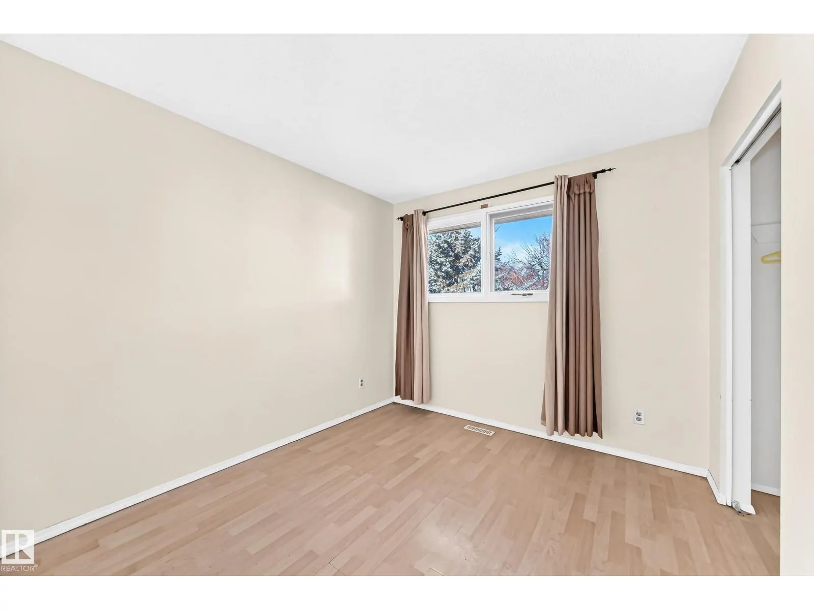 9527 139 AV NW