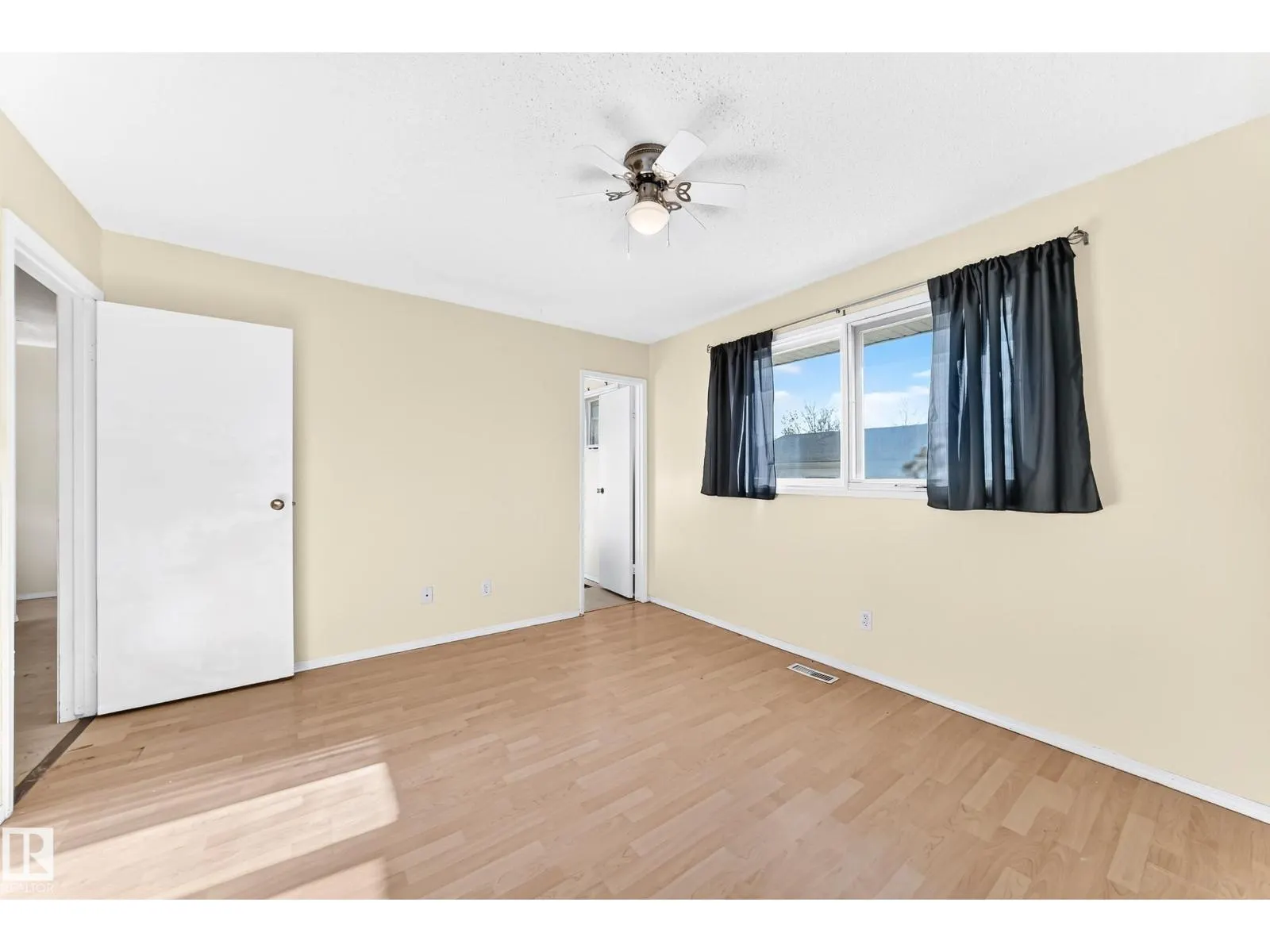 9527 139 AV NW