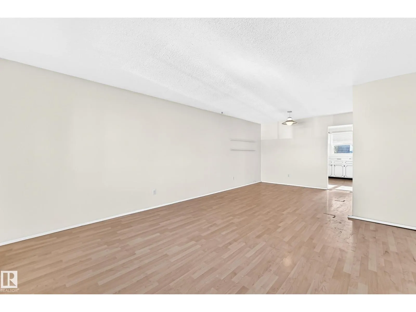 9527 139 AV NW