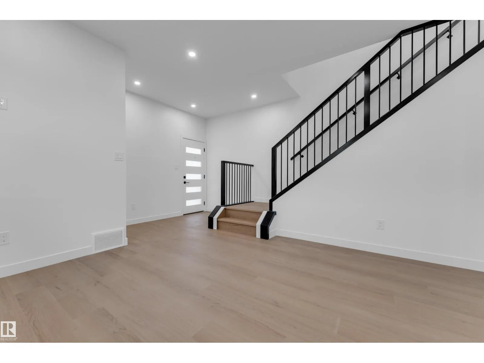 9223 156 AV NW