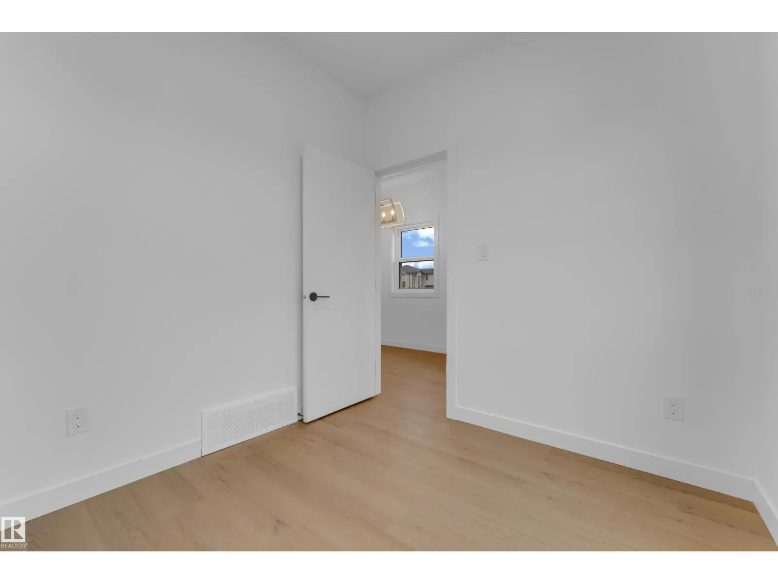 9223 156 AV NW