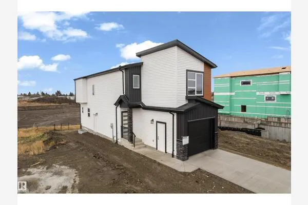 9223 156 AV NW
