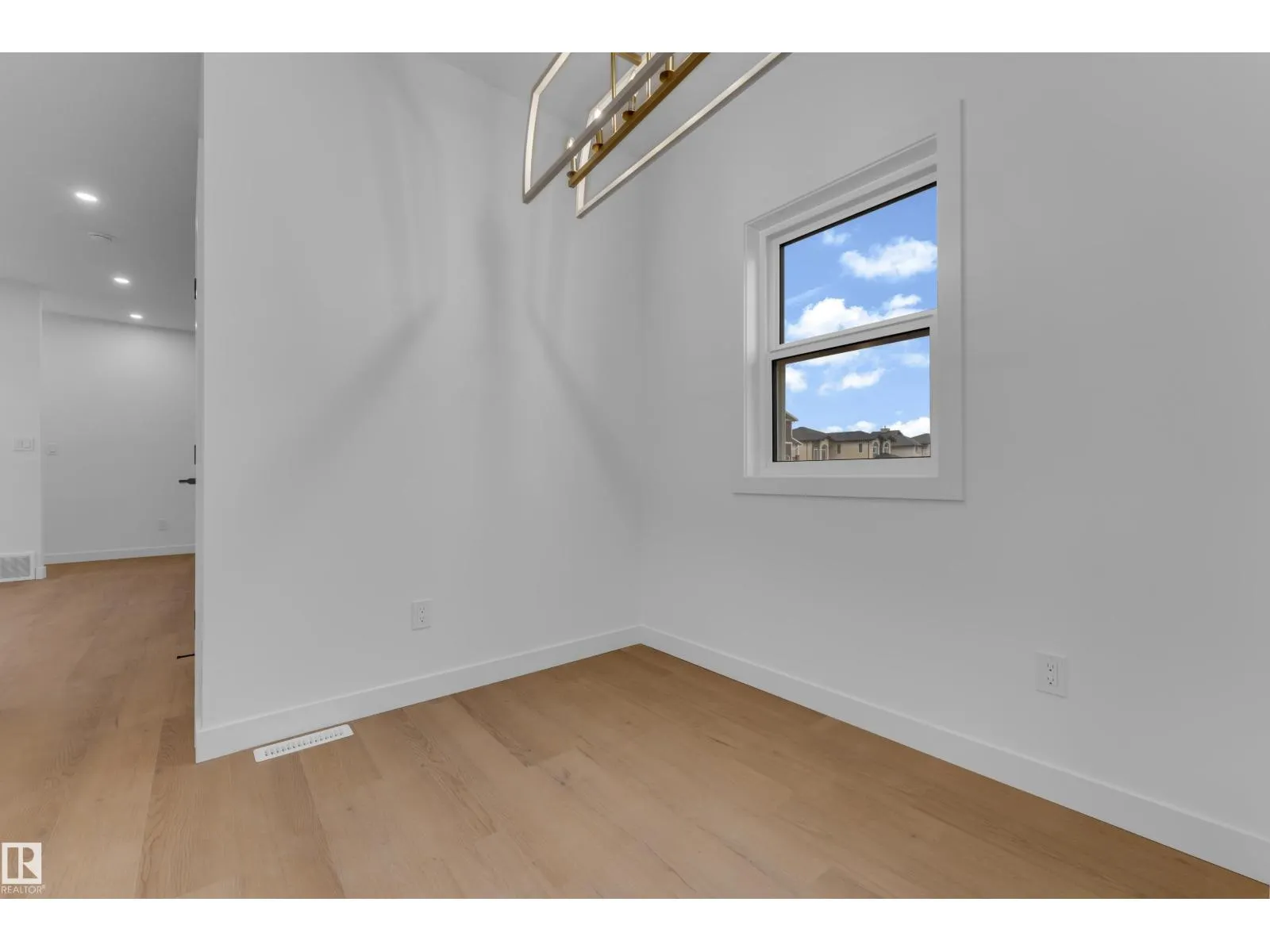 9223 156 AV NW