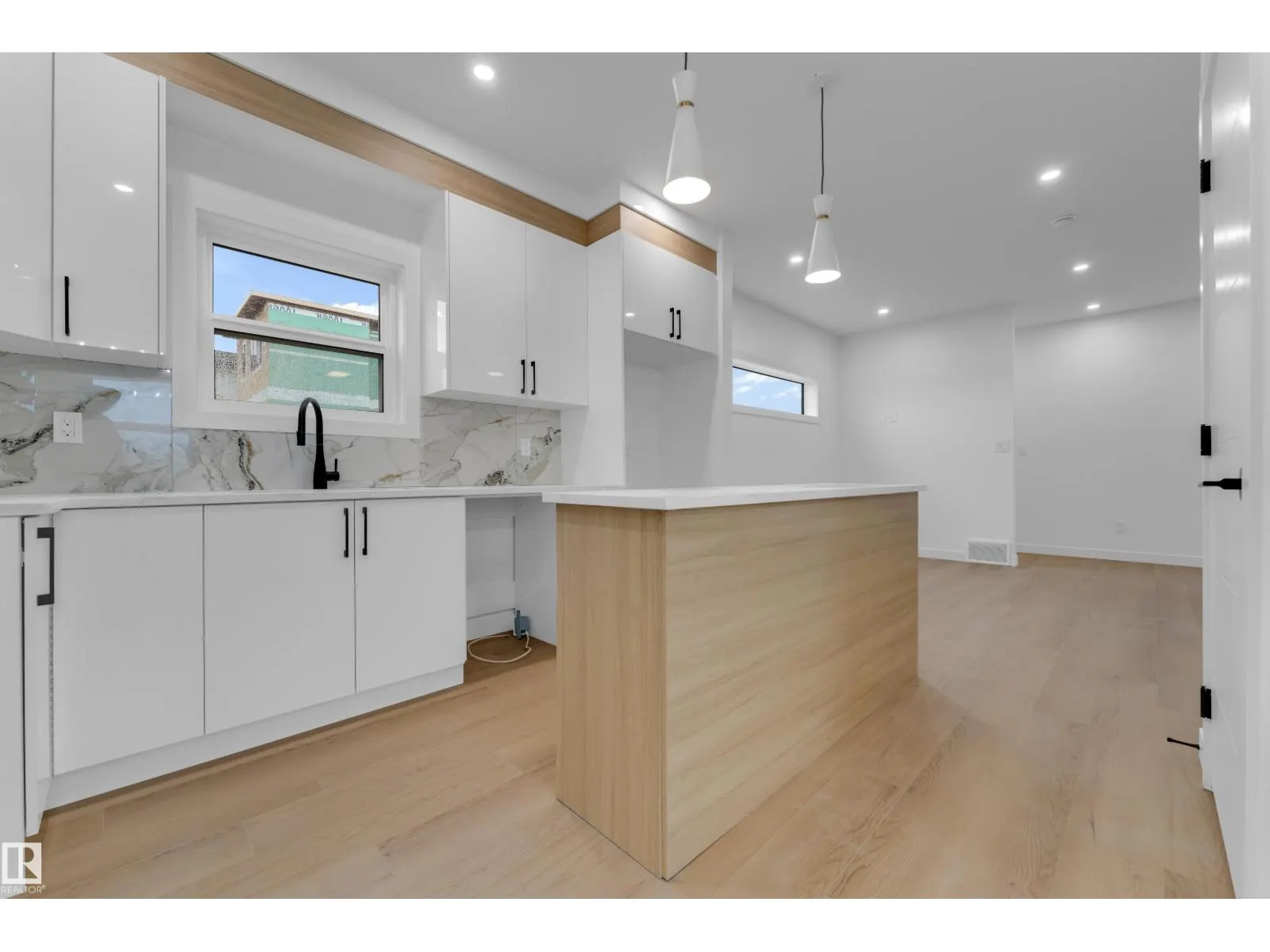 9223 156 AV NW
