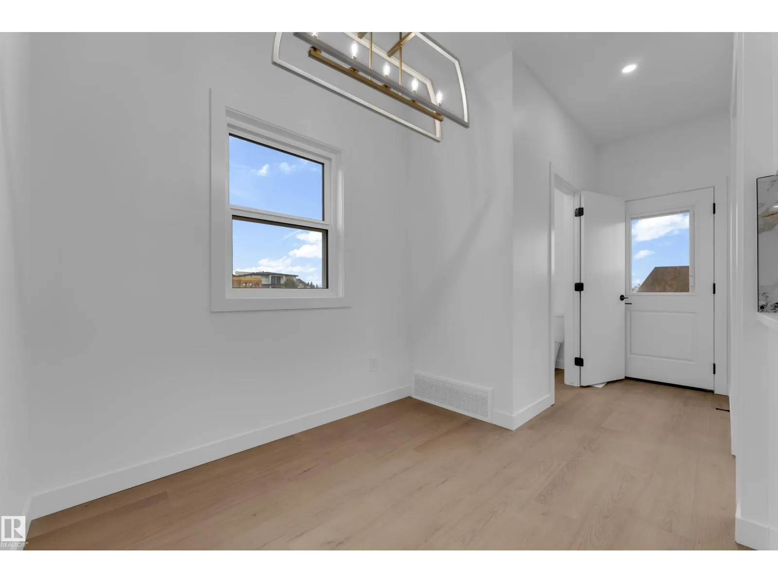 9223 156 AV NW