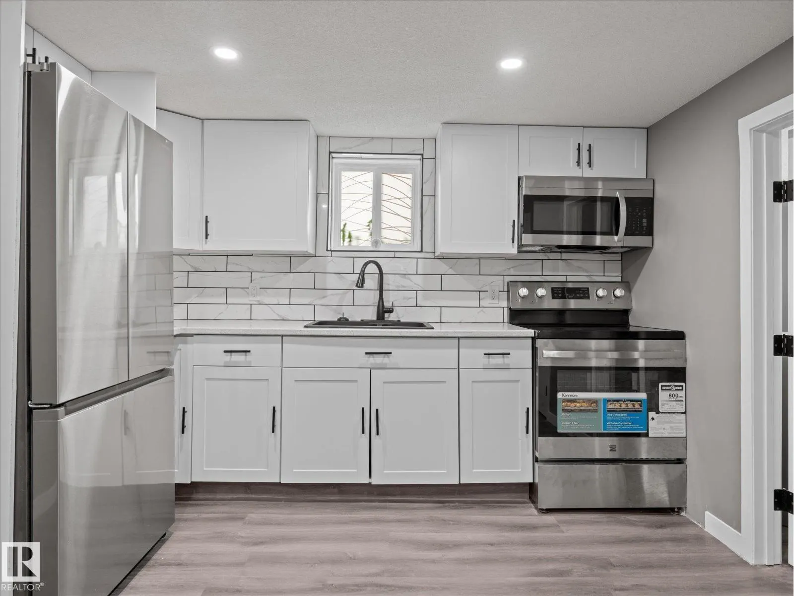 11211 104 ST NW