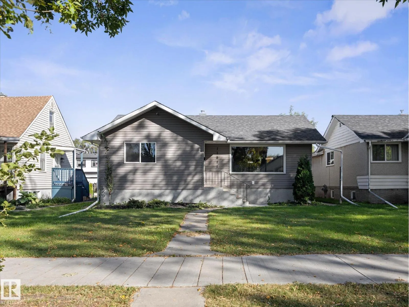 11211 104 ST NW