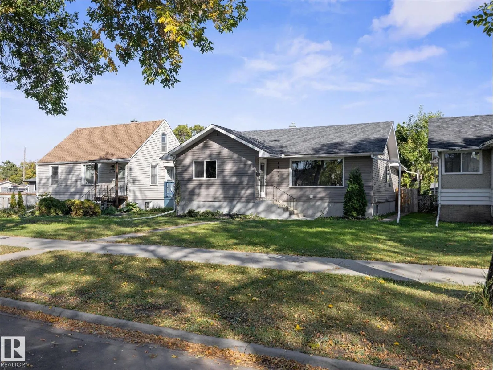 11211 104 ST NW