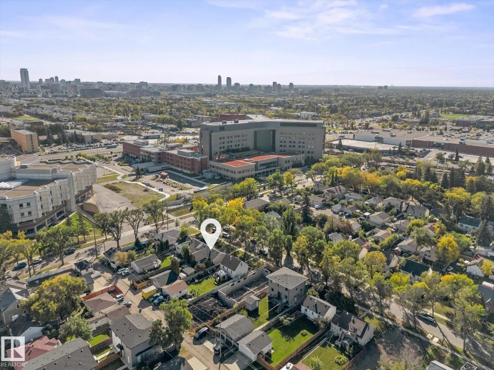 11211 104 ST NW