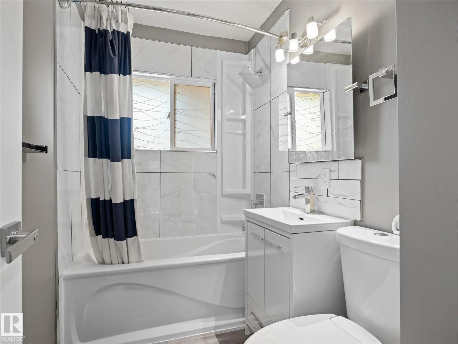 11211 104 ST NW