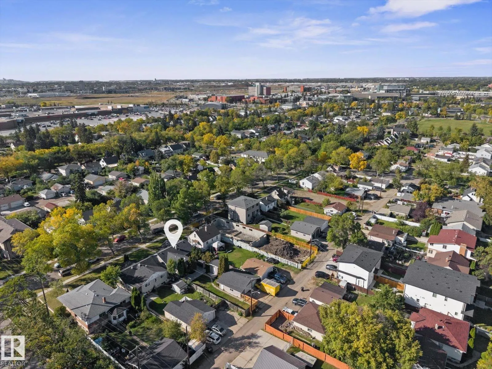 11211 104 ST NW