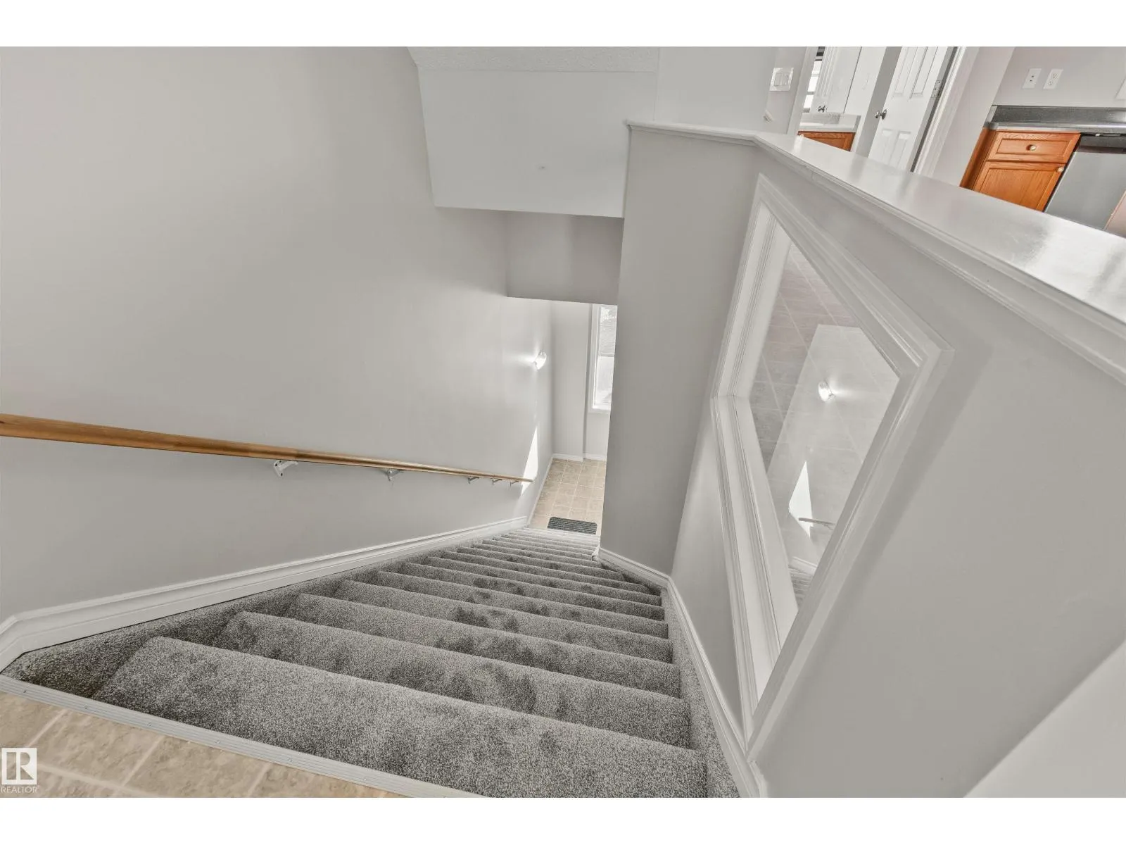 #1 3010 33 AV NW NW