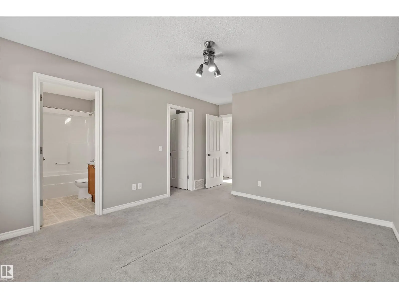 #1 3010 33 AV NW NW