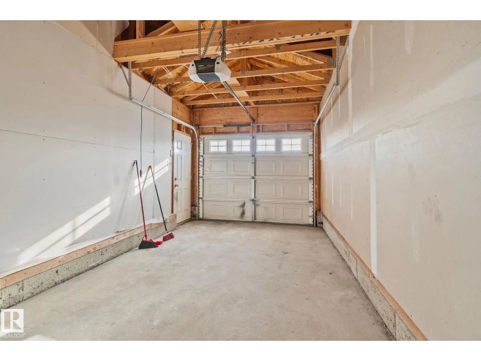 #1 3010 33 AV NW NW