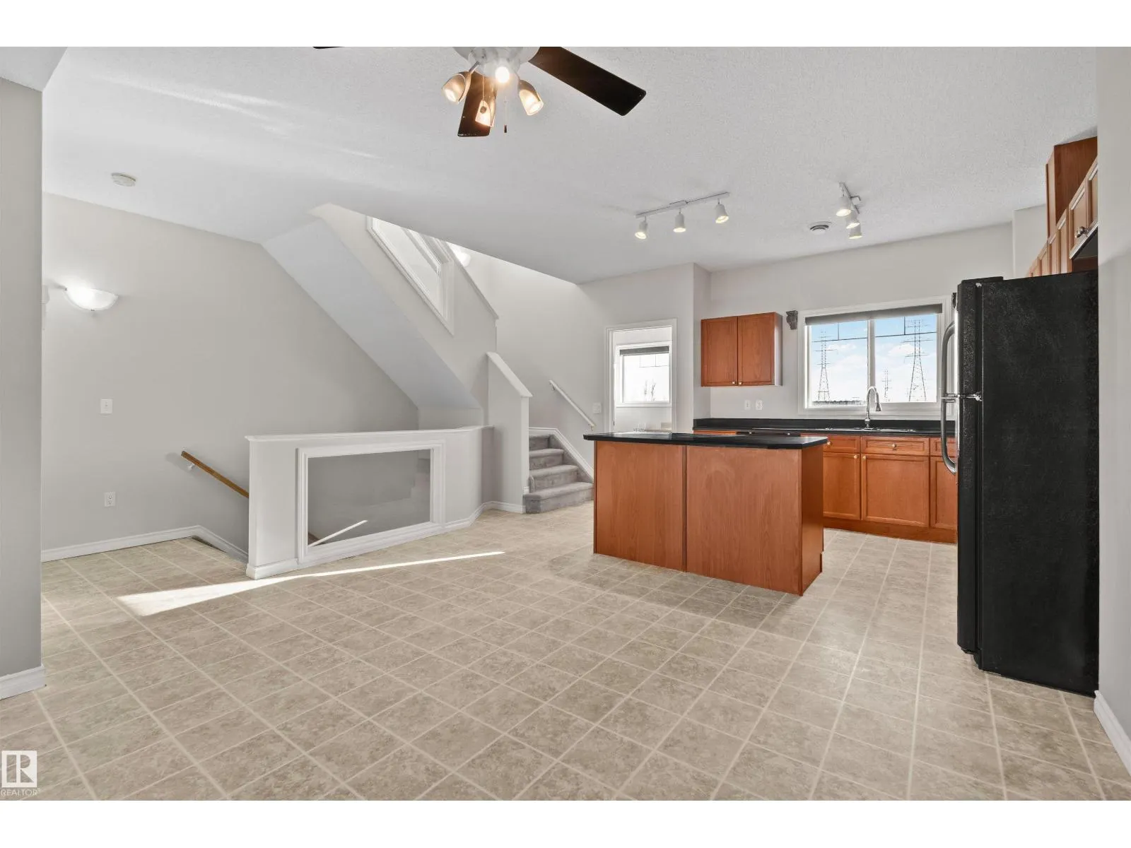 #1 3010 33 AV NW NW