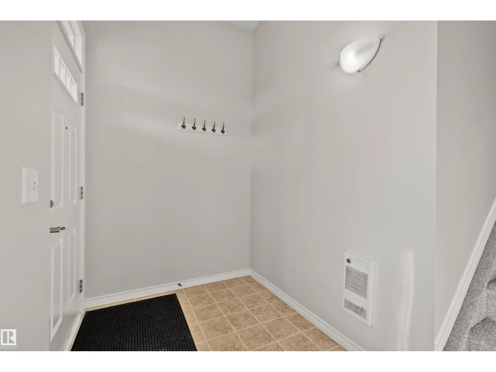 #1 3010 33 AV NW NW