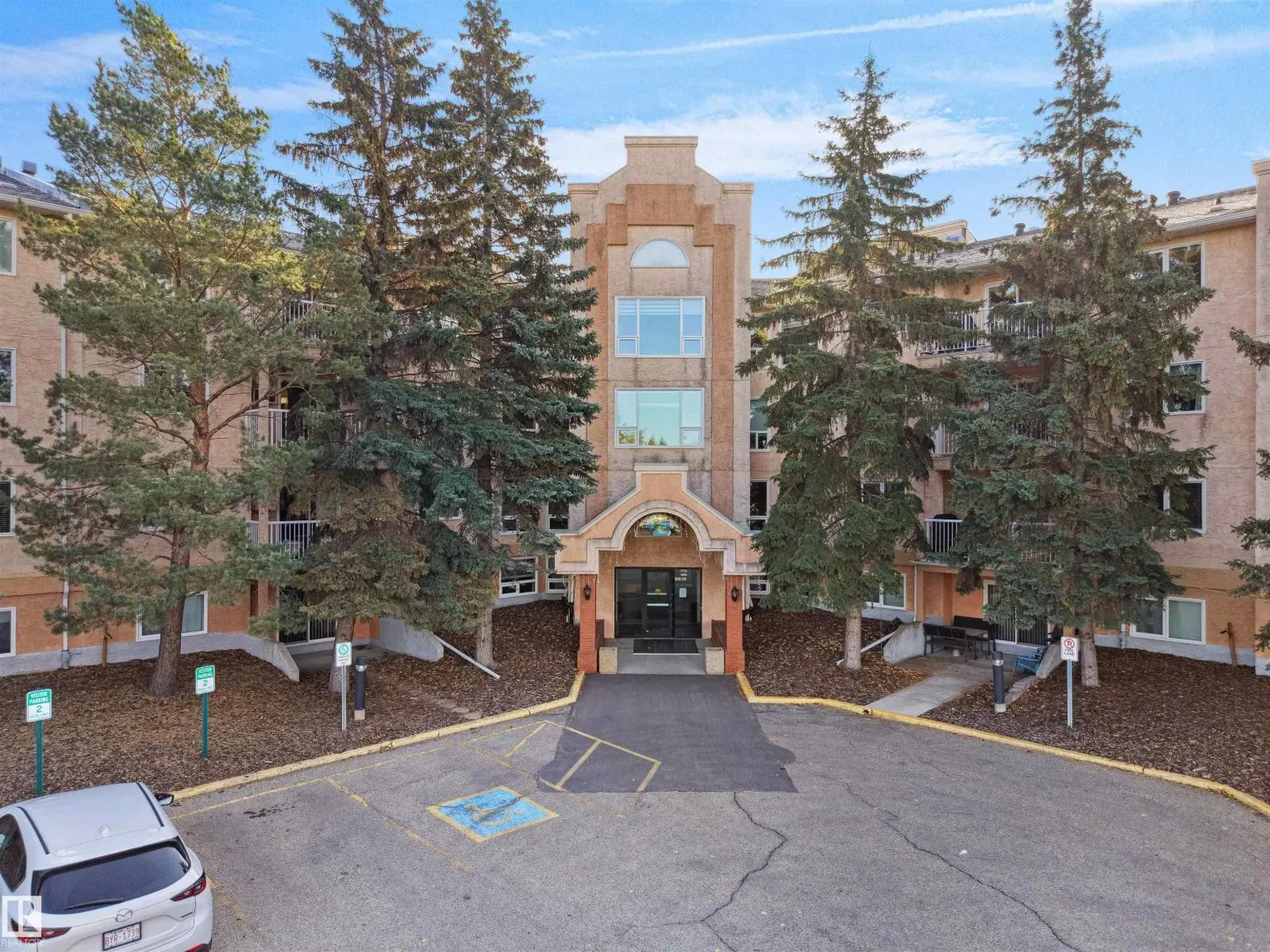 #314 10935 21 AV NW