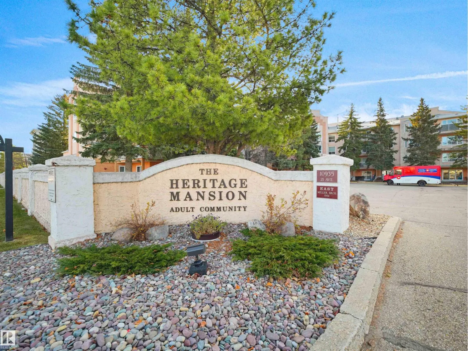 #314 10935 21 AV NW