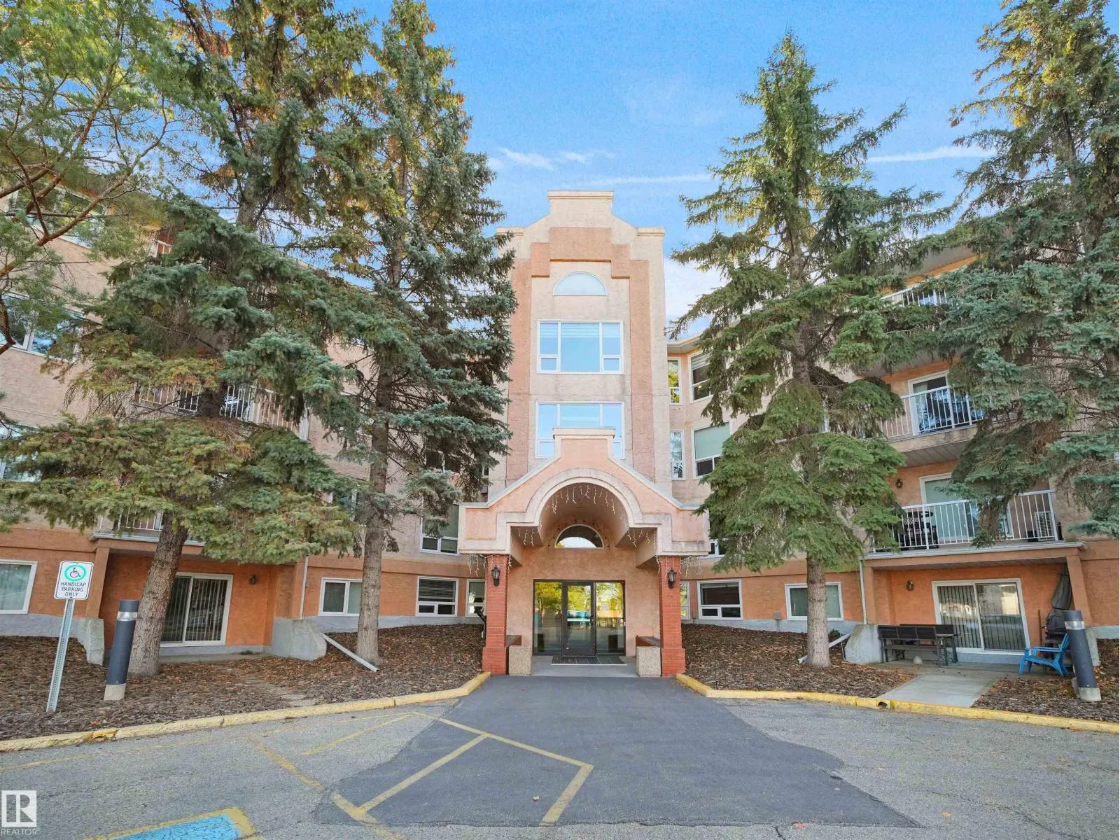 #314 10935 21 AV NW