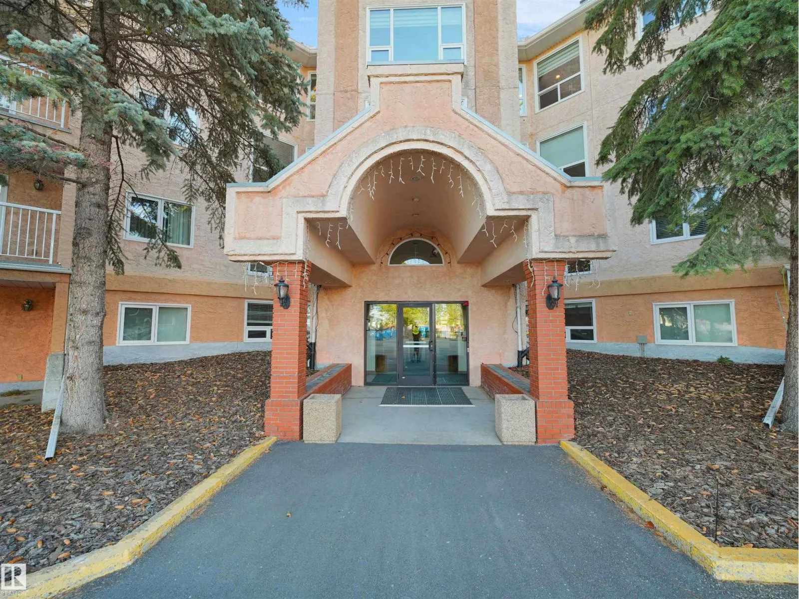 #314 10935 21 AV NW