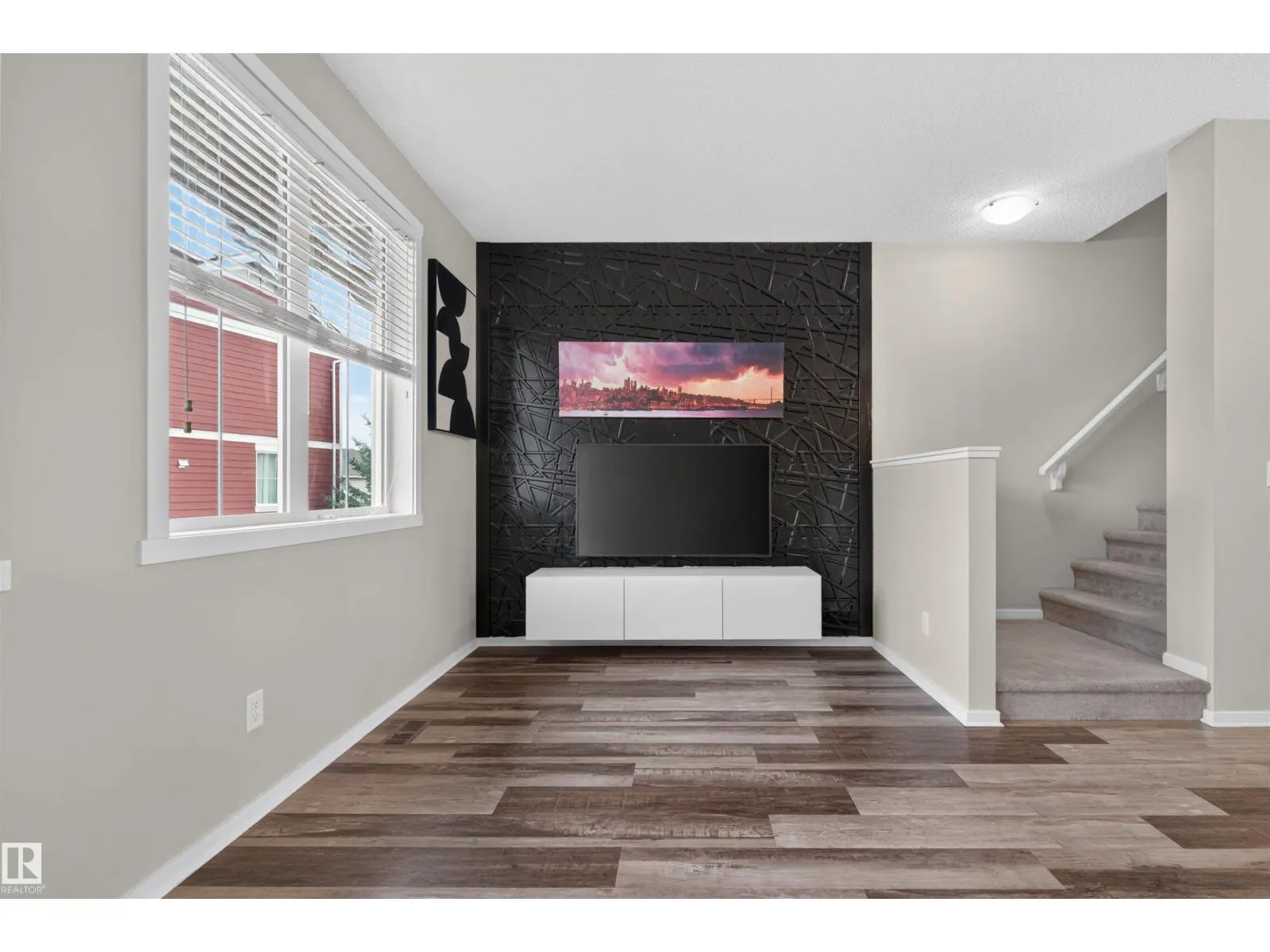 #147 603 WATT BV SW