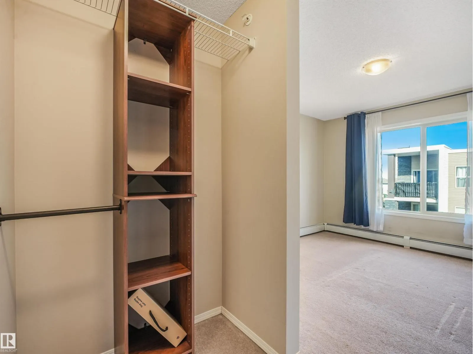 #401 11804 22 AV SW SW
