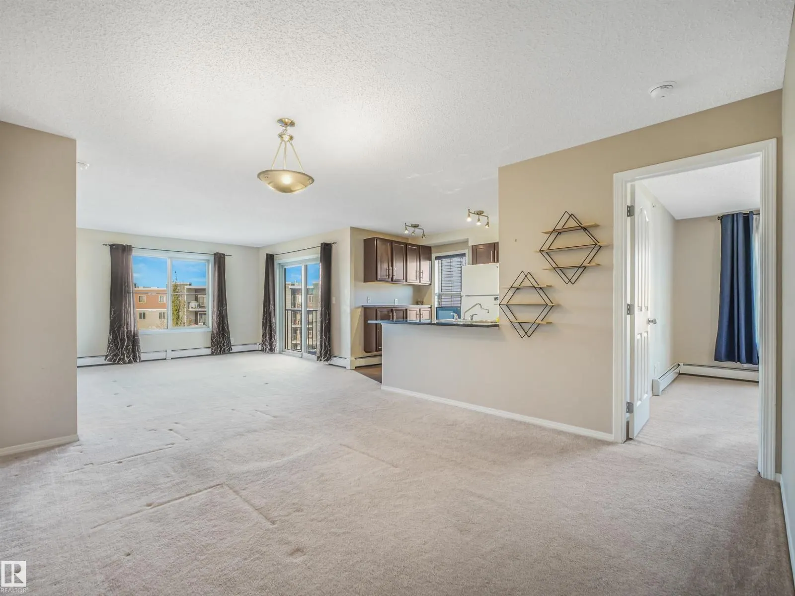 #401 11804 22 AV SW SW