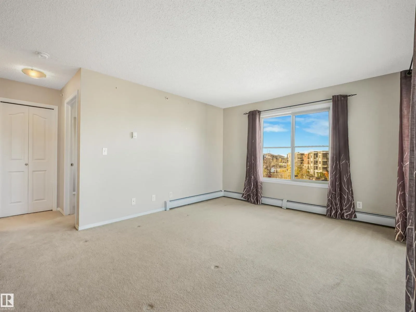 #401 11804 22 AV SW SW