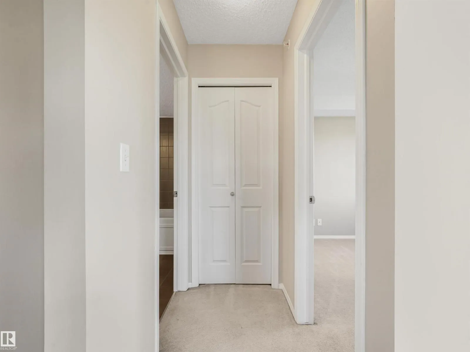 #401 11804 22 AV SW SW