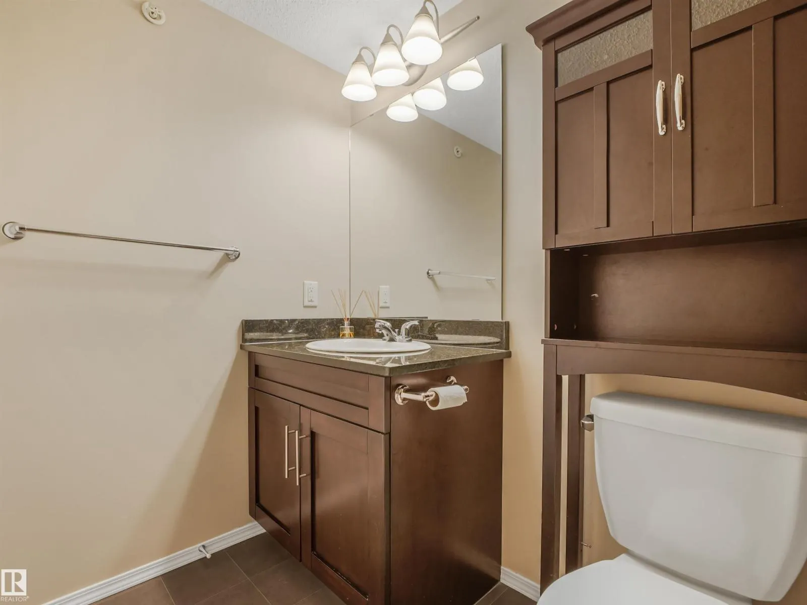 #401 11804 22 AV SW SW