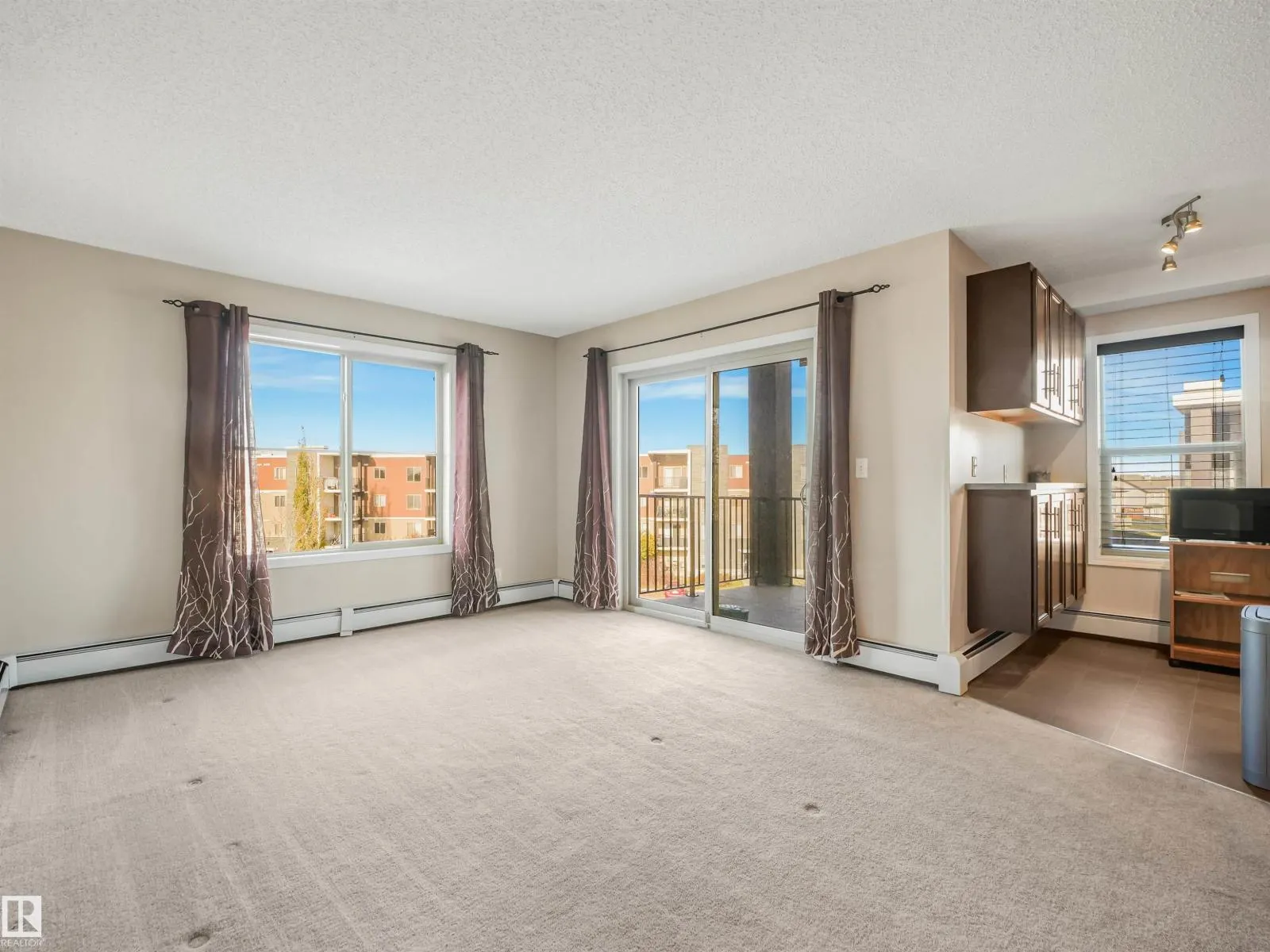 #401 11804 22 AV SW SW