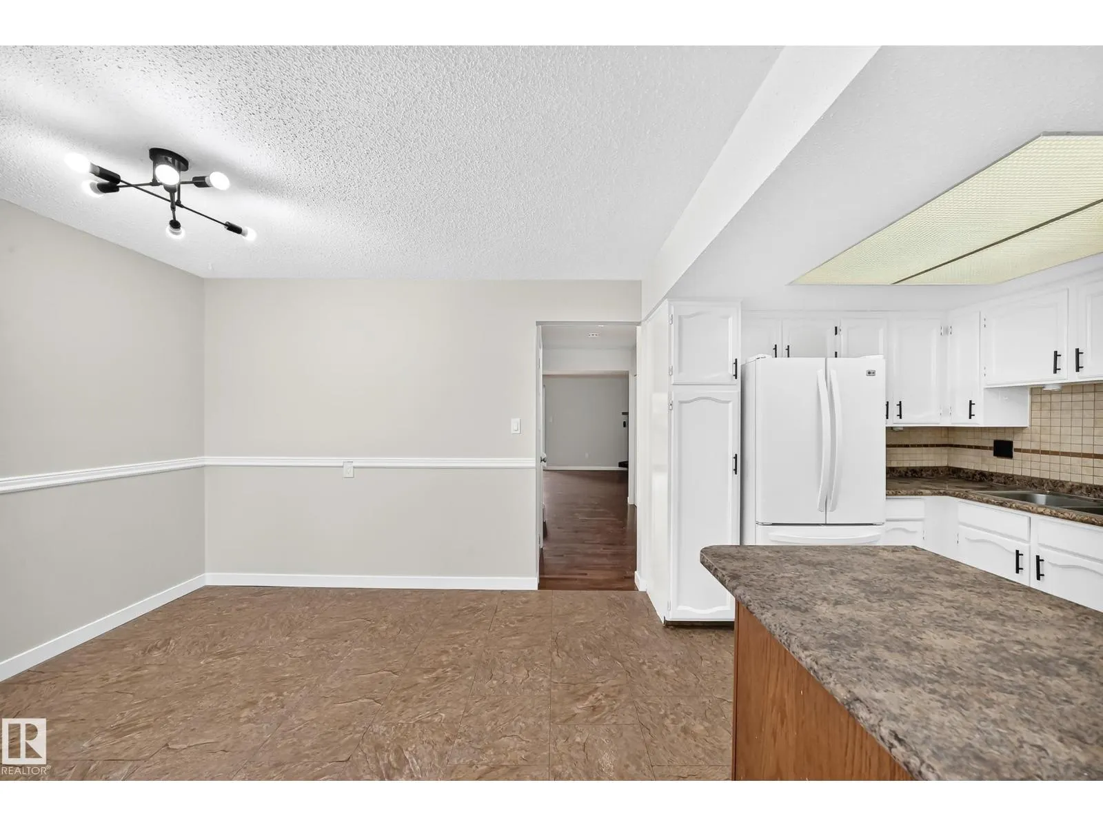 13621 28 ST NW