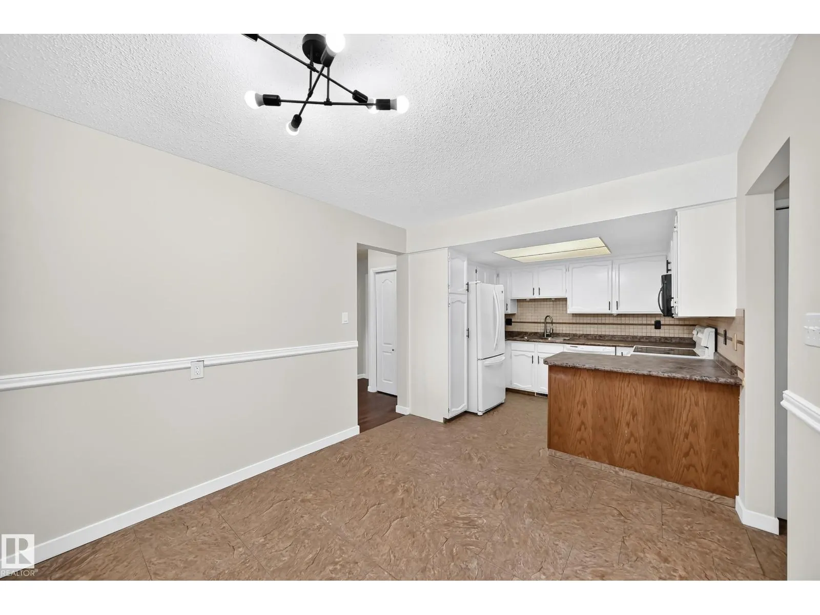 13621 28 ST NW