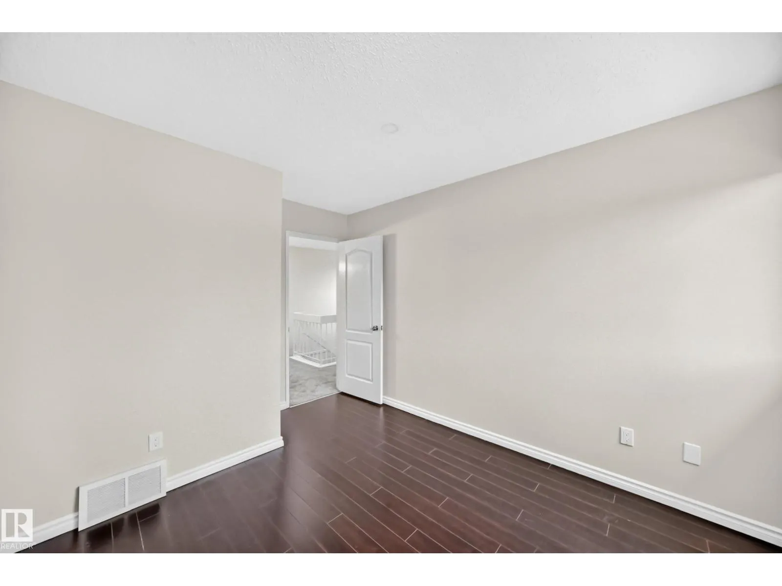 13621 28 ST NW