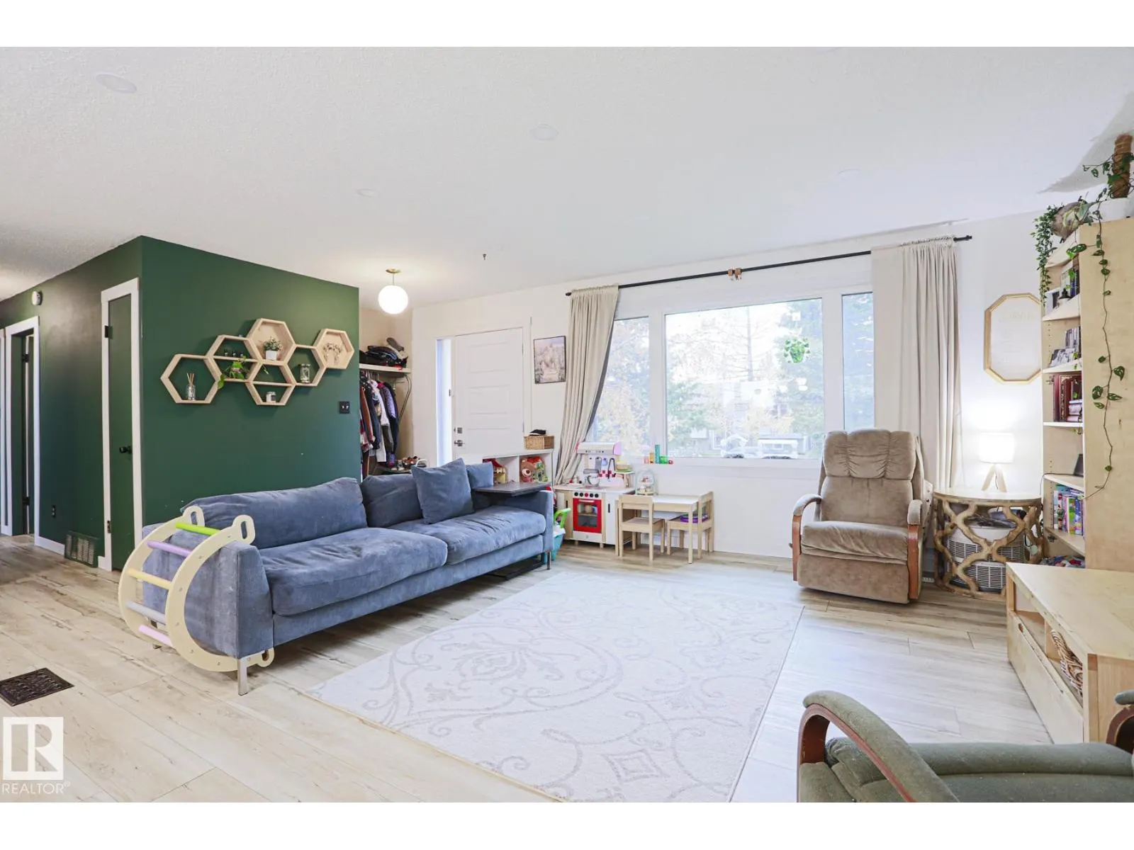 4109 44 ST