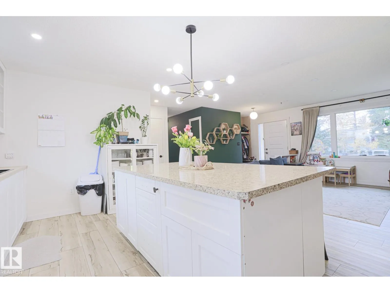 4109 44 ST
