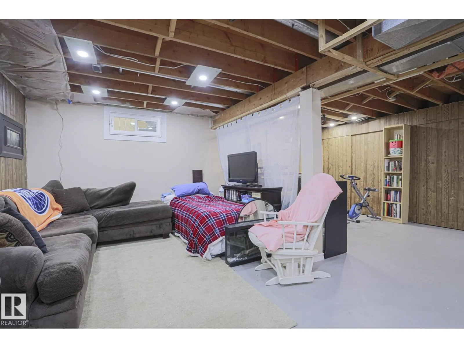 4109 44 ST