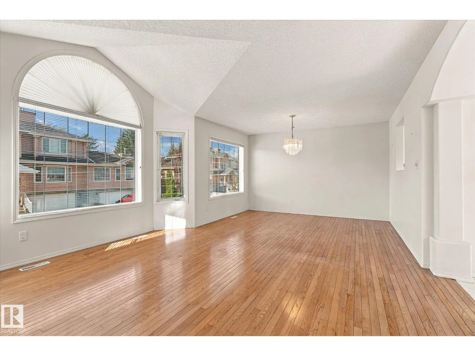 #111 11115 9 Ave NW