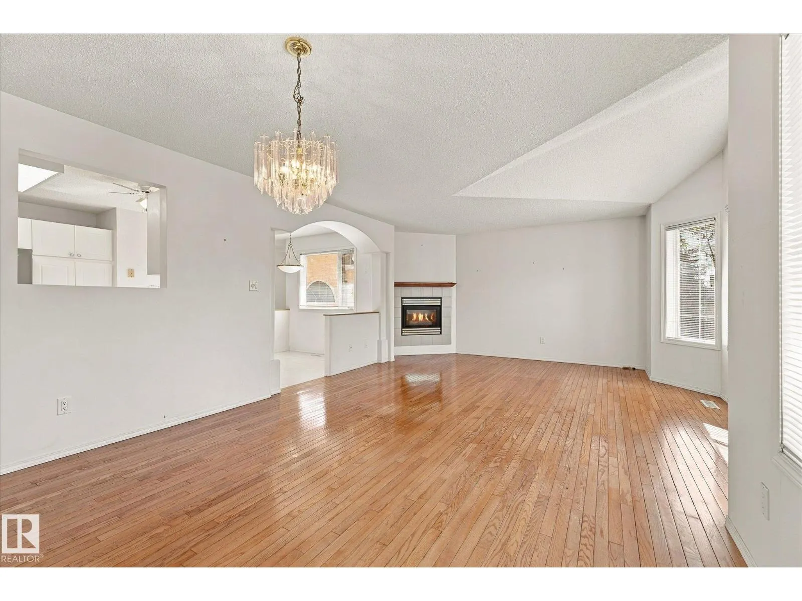 #111 11115 9 Ave NW