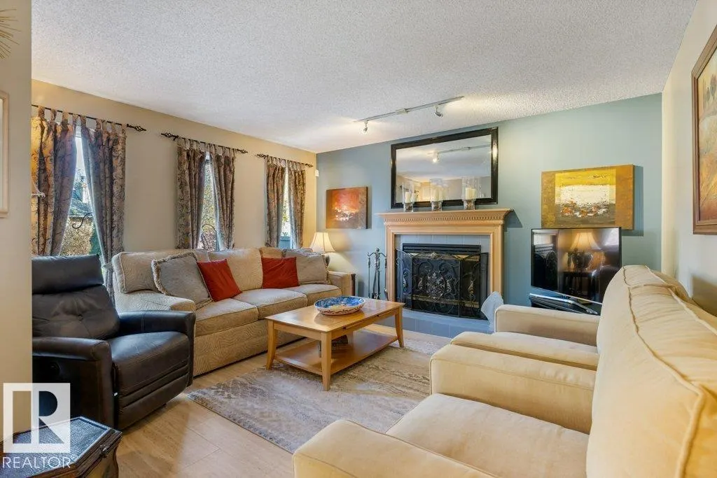 9 PAQUETTE PL
