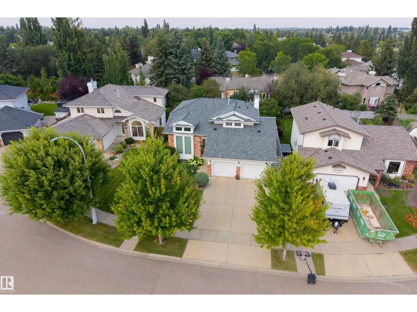 9 PAQUETTE PL