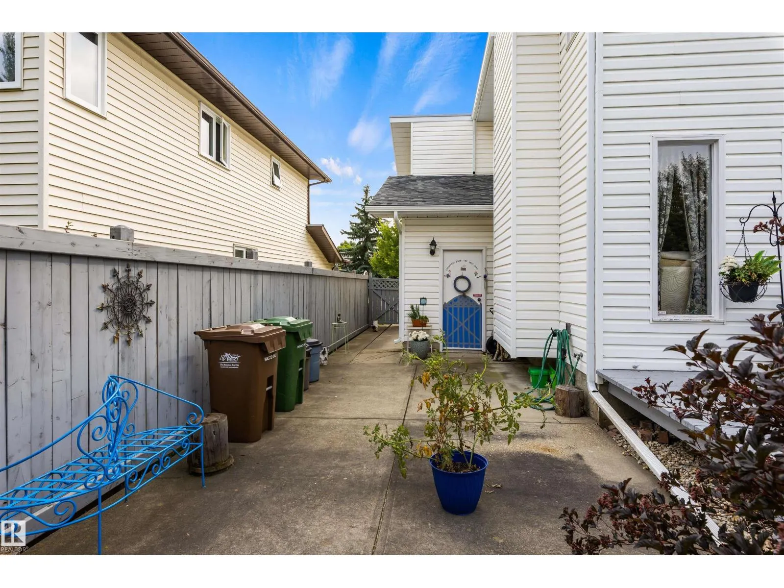 9 PAQUETTE PL