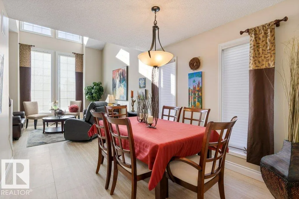 9 PAQUETTE PL