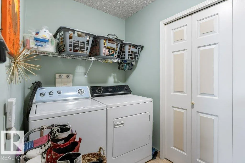 9 PAQUETTE PL