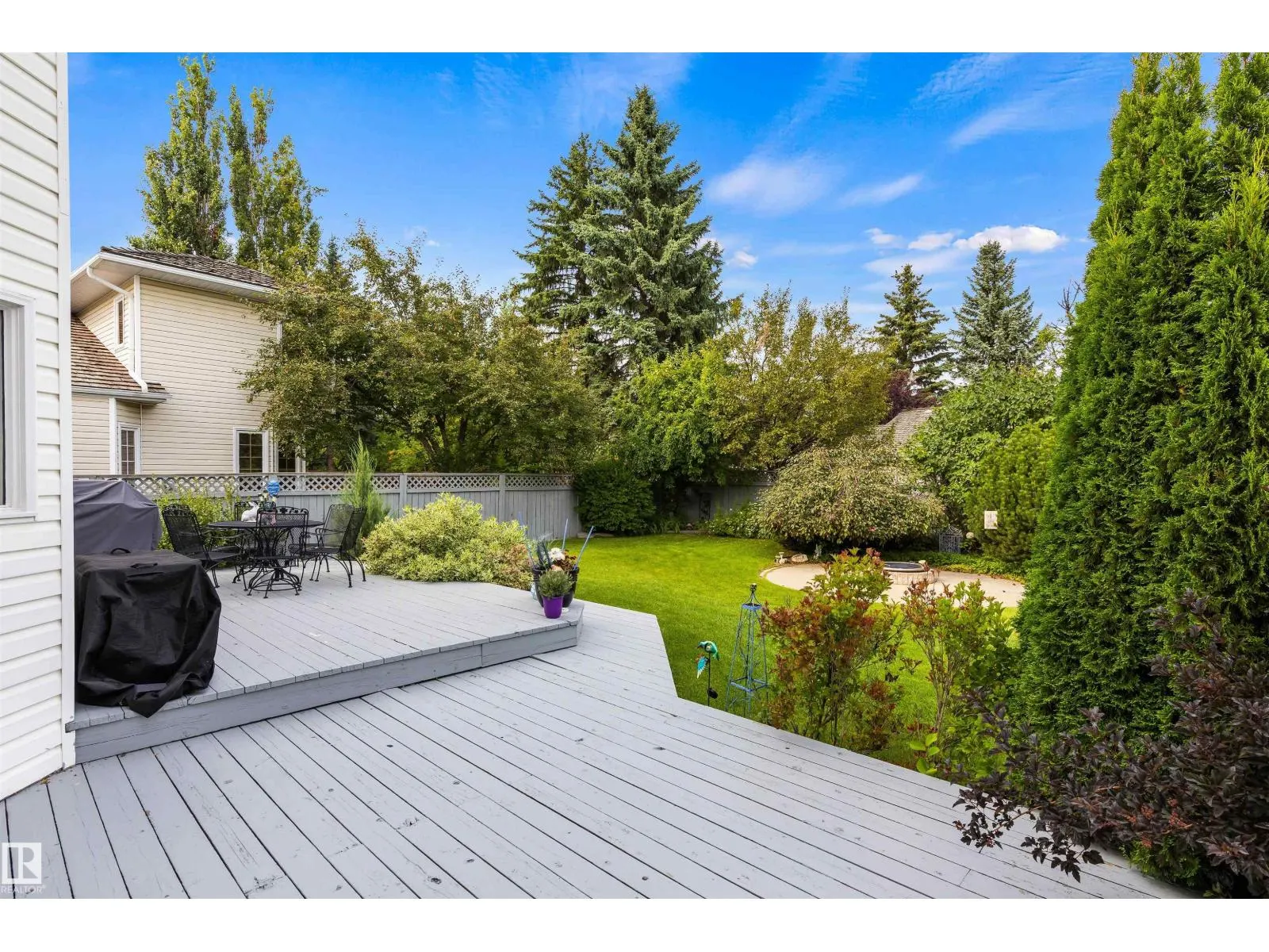 9 PAQUETTE PL